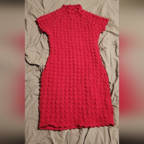 Dresses & Skirts - Chic Textured Pink Mini Dress‎